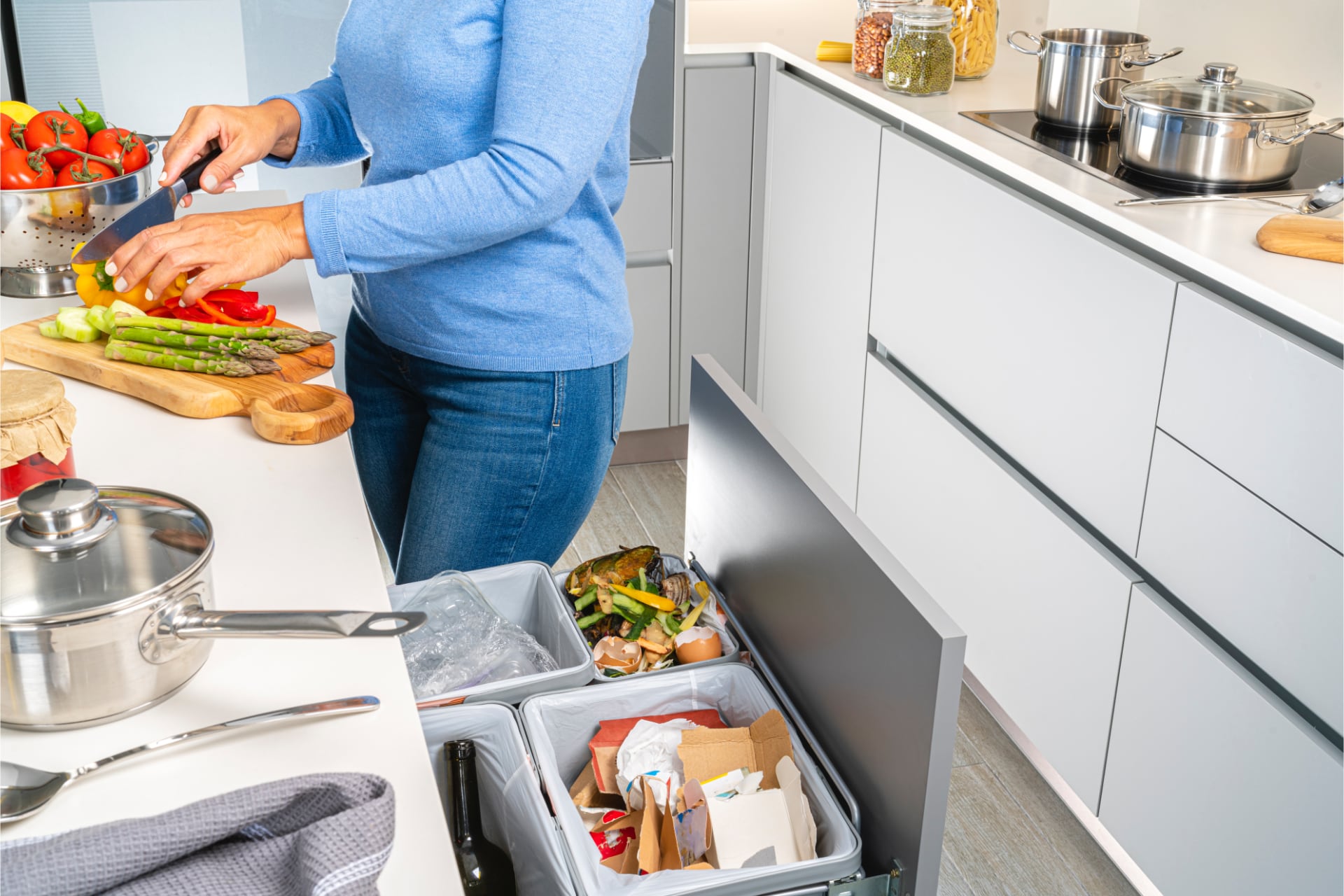 Comparison of the best compostable and biodegradable trash bags for a greener home