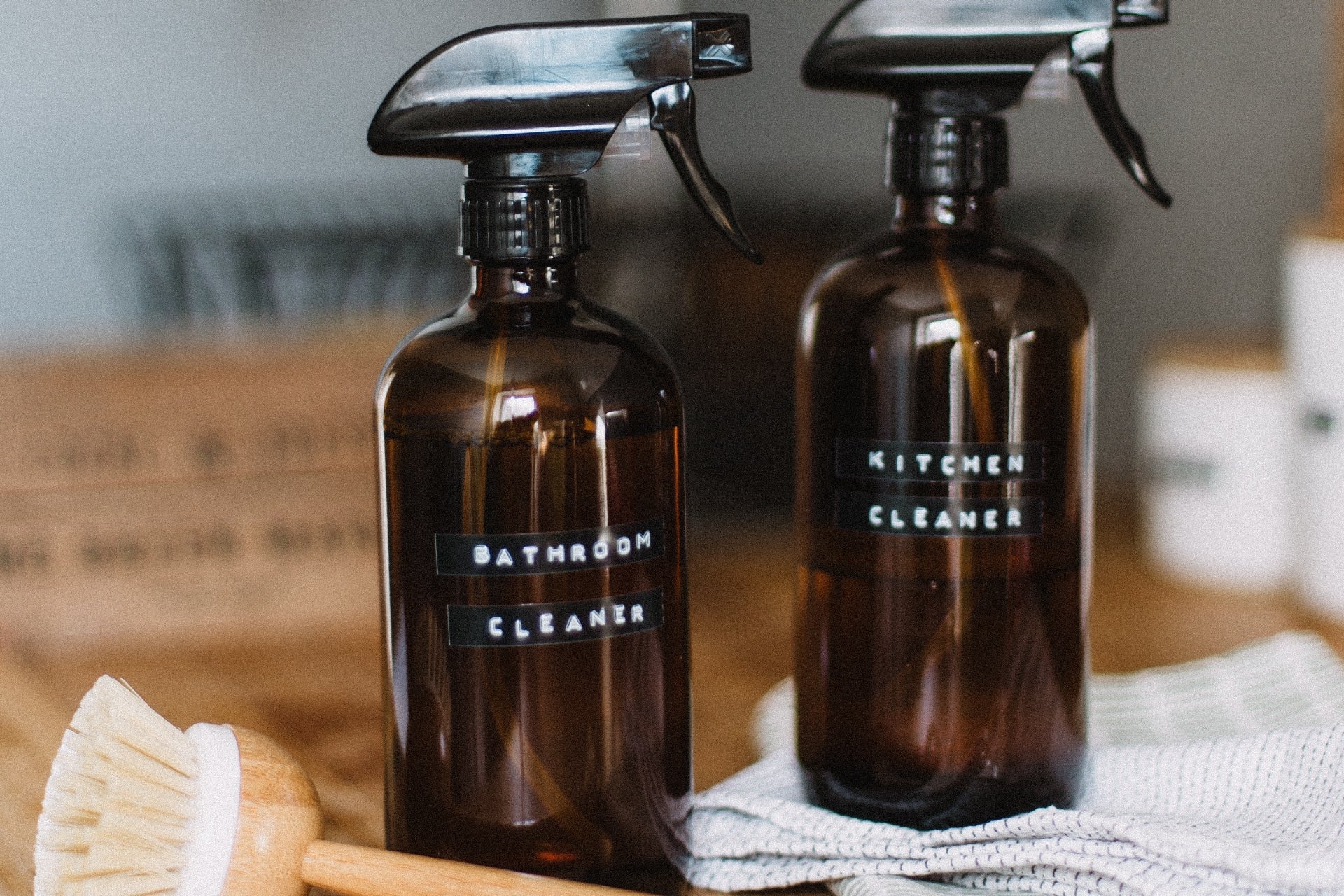 Plastic-free glass cleaning sprays, the ultimate guide to reducing plastic waste in your cleaning routine