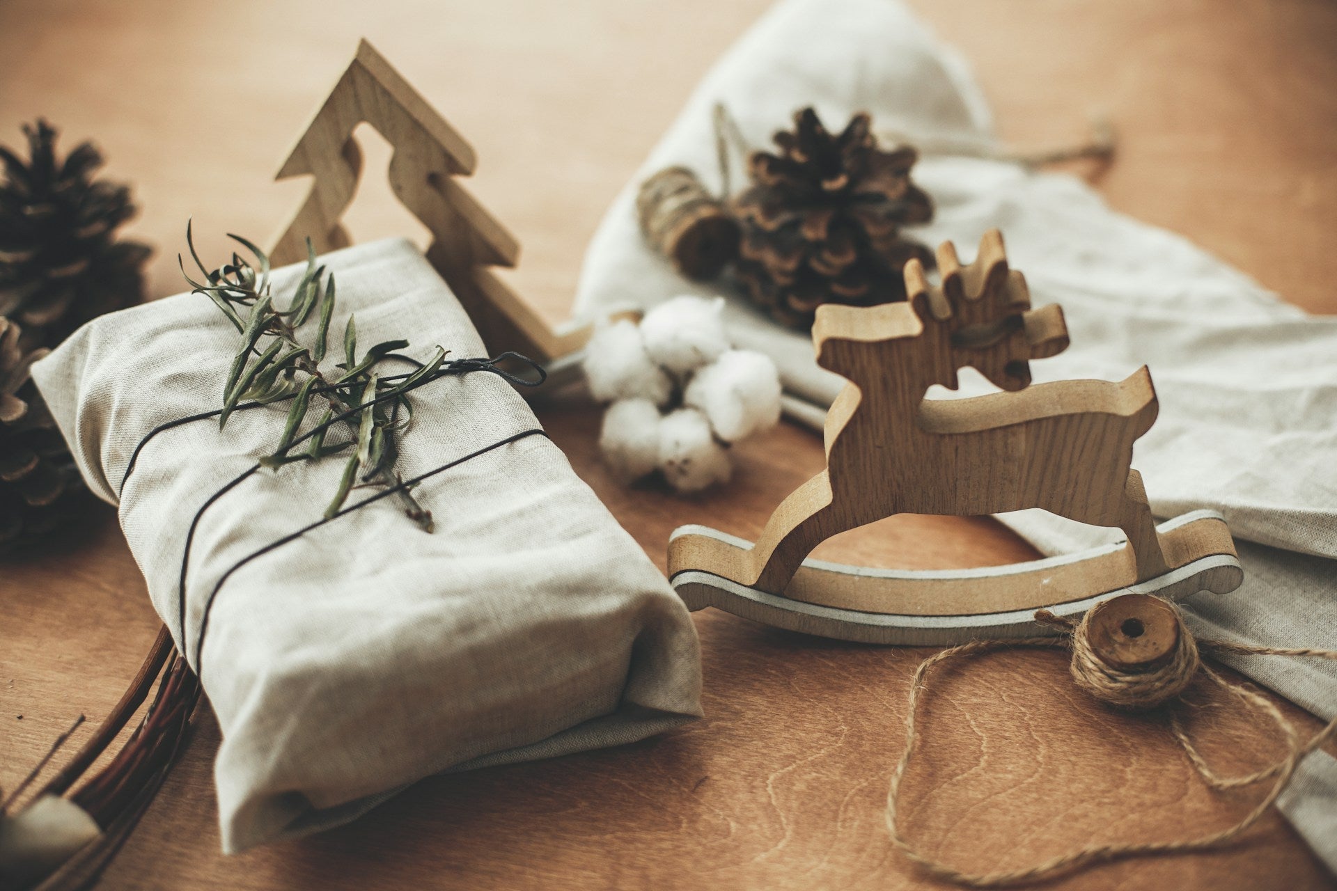 Holiday gathering leftovers and wrapping, cutting holiday and party waste without the stress
