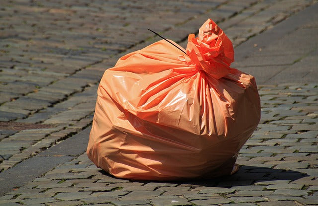 Plastic trash bag, the history of plastic trash bags and the rise of eco-friendly alternatives