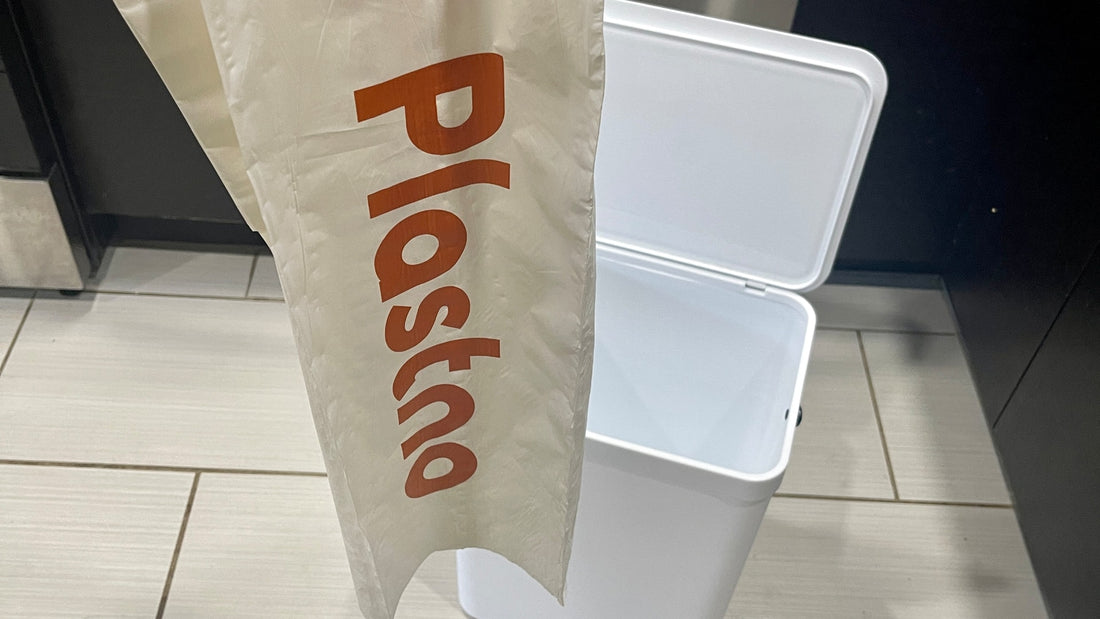 Women holding Plastno Compostable Trash Bag