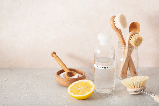 The Do's and Don'ts of Cleaning with Vinegar