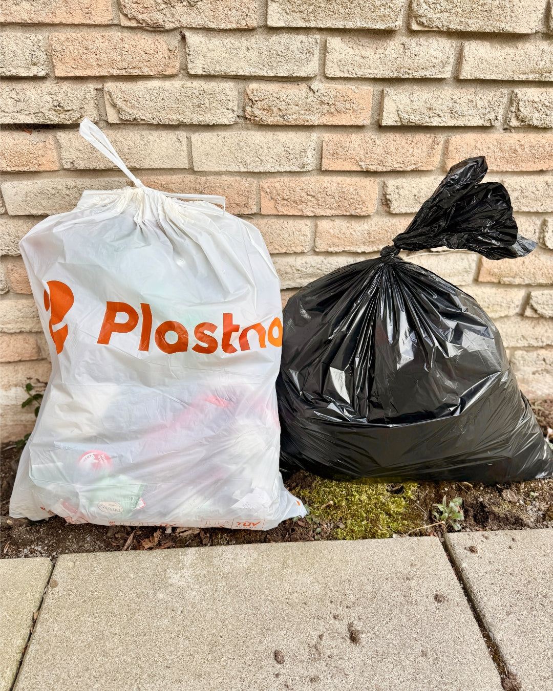 Plastno Instagram Post